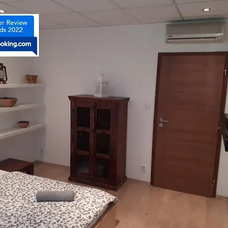 Apartament Utulny V 6 *